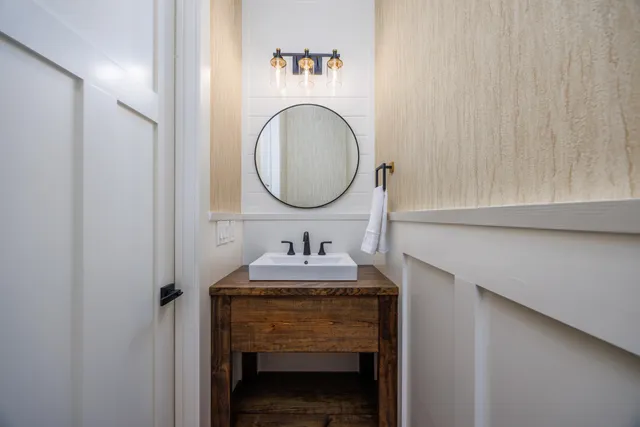 $699,900 | 33 Eagle Place, Freeport, FL 32439