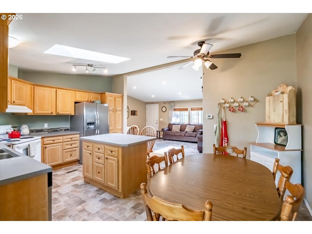 6647 Quarry Road Northeast Silverton, OR 97381 - Photo 13 of 37