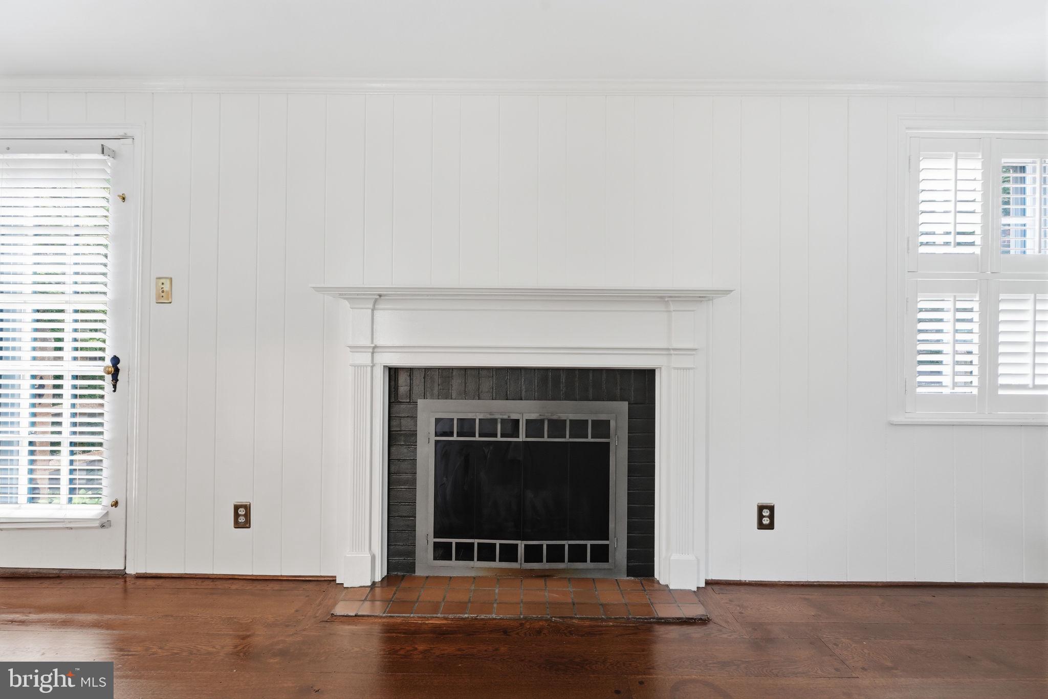 404 Old Farm Road Wyncote, PA 19095 - Photo 6 of 41 Bright and airy living space awaits.