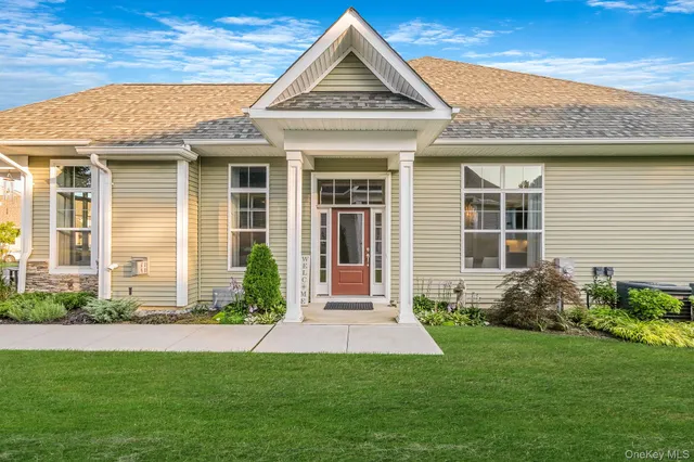 $850,000 | 208 Belmont Circle, Yaphank, NY 11980