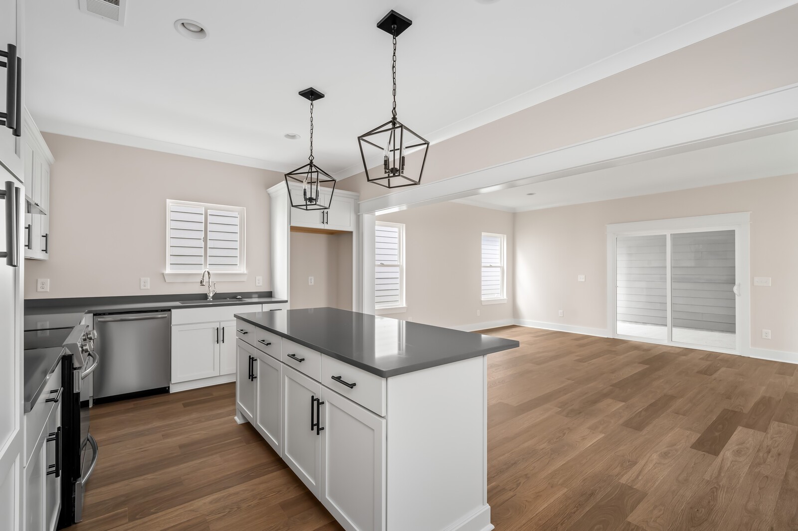 325 Delta Way La Vergne, TN 37086 - Photo 2 of 17 Gallery Image 2