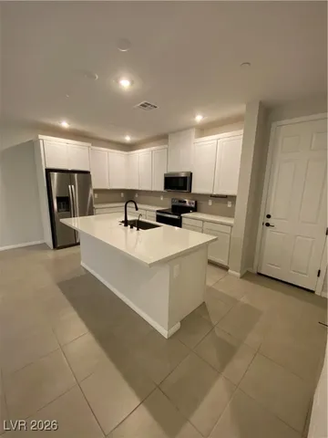 $2,200 | 828 Royal Beekman Street, Henderson, NV 89011