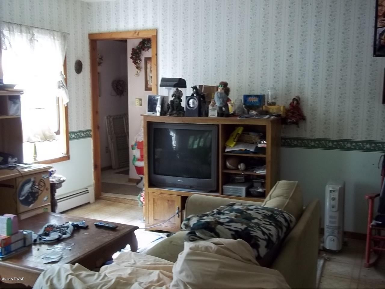 121 Frenchtown Road Shohola, PA 18458 - Photo 13 of 29