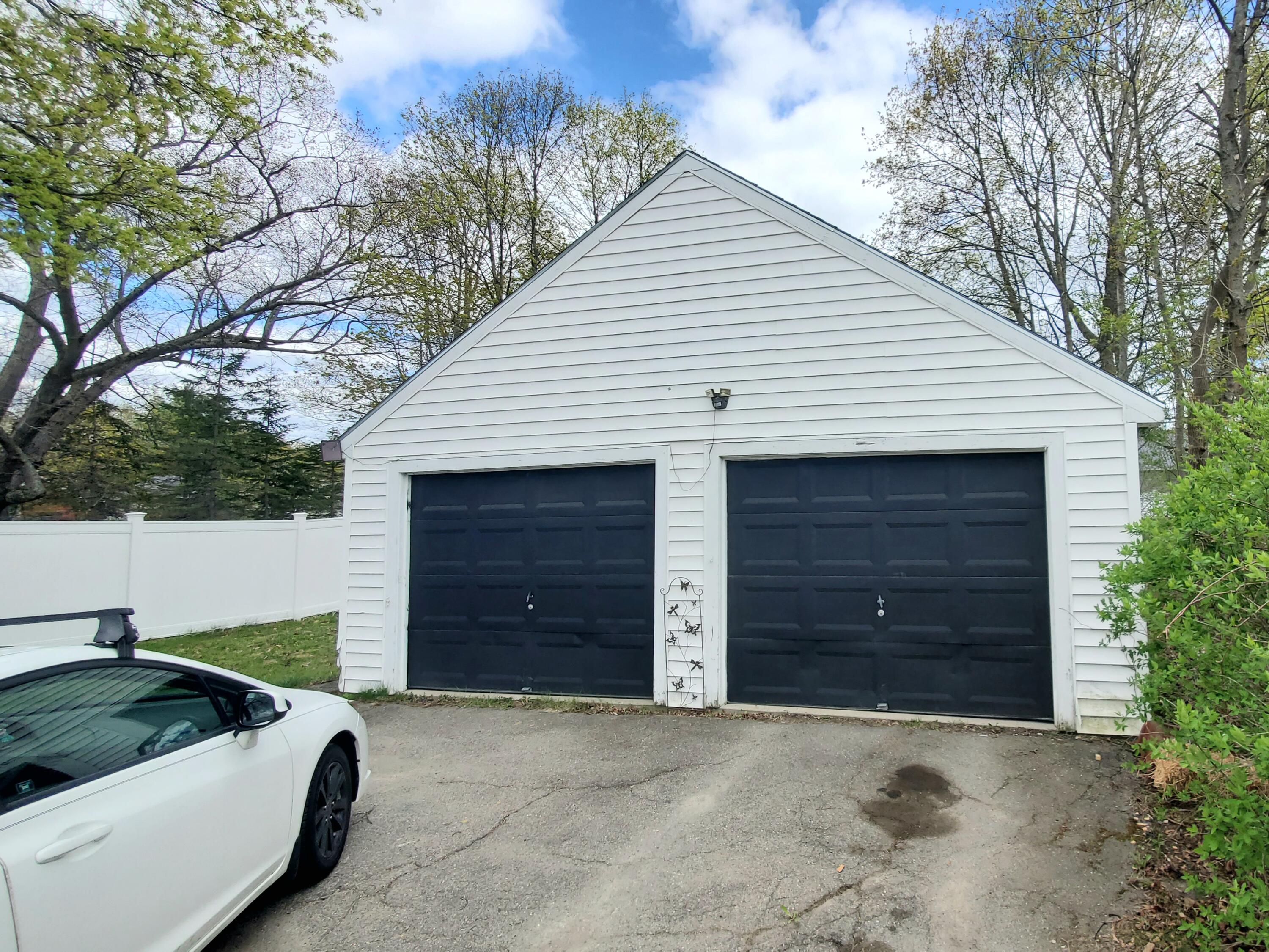84 14th Street Bangor, ME 04401 - Photo 45 of 61 20260512_143622
