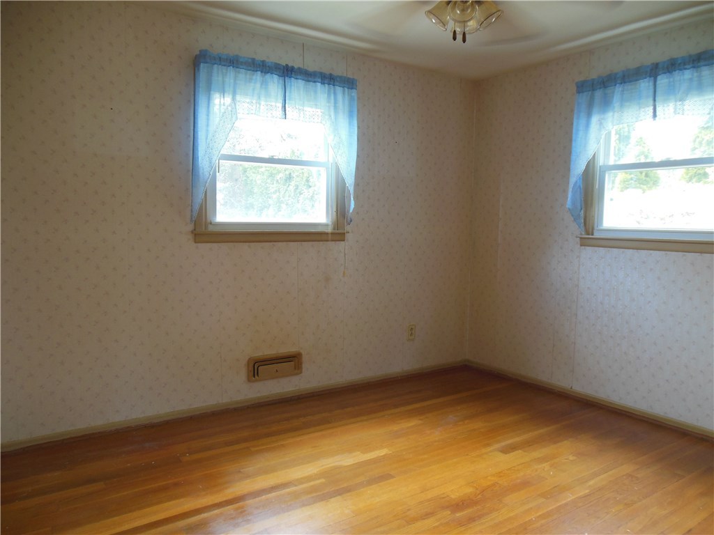 19 Fenwick Road East Providence, RI 02915 - Photo 15 of 31 Gallery Image 15