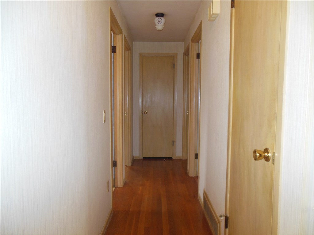 19 Fenwick Road East Providence, RI 02915 - Photo 17 of 31 Gallery Image 17