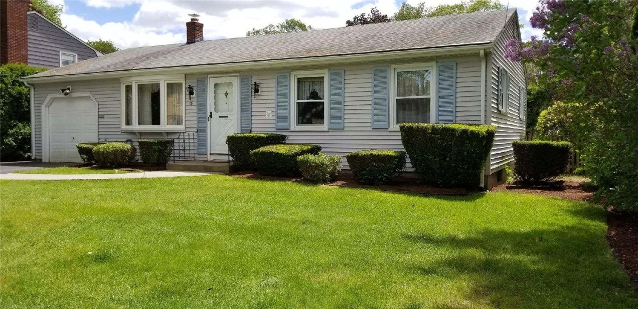 19 Fenwick Road East Providence, RI 02915 - Photo 3 of 31 Gallery Image 3