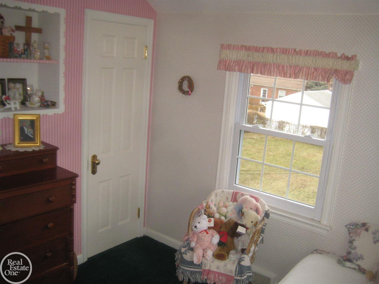 1624 Hawthorne Road Grosse Pointe, MI 48236 - Photo 27 of 56 31312336-26.JPG