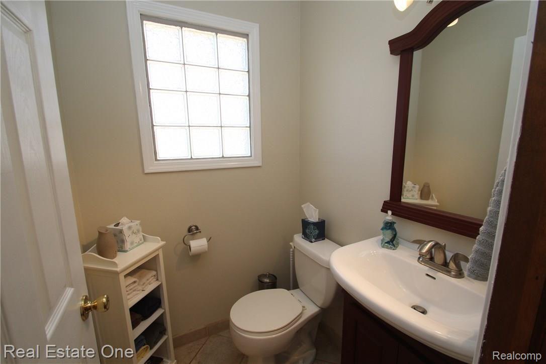 3875 Balmony Road Commerce Township, MI 48382 - Photo 40 of 52 IMG_0237.JPG