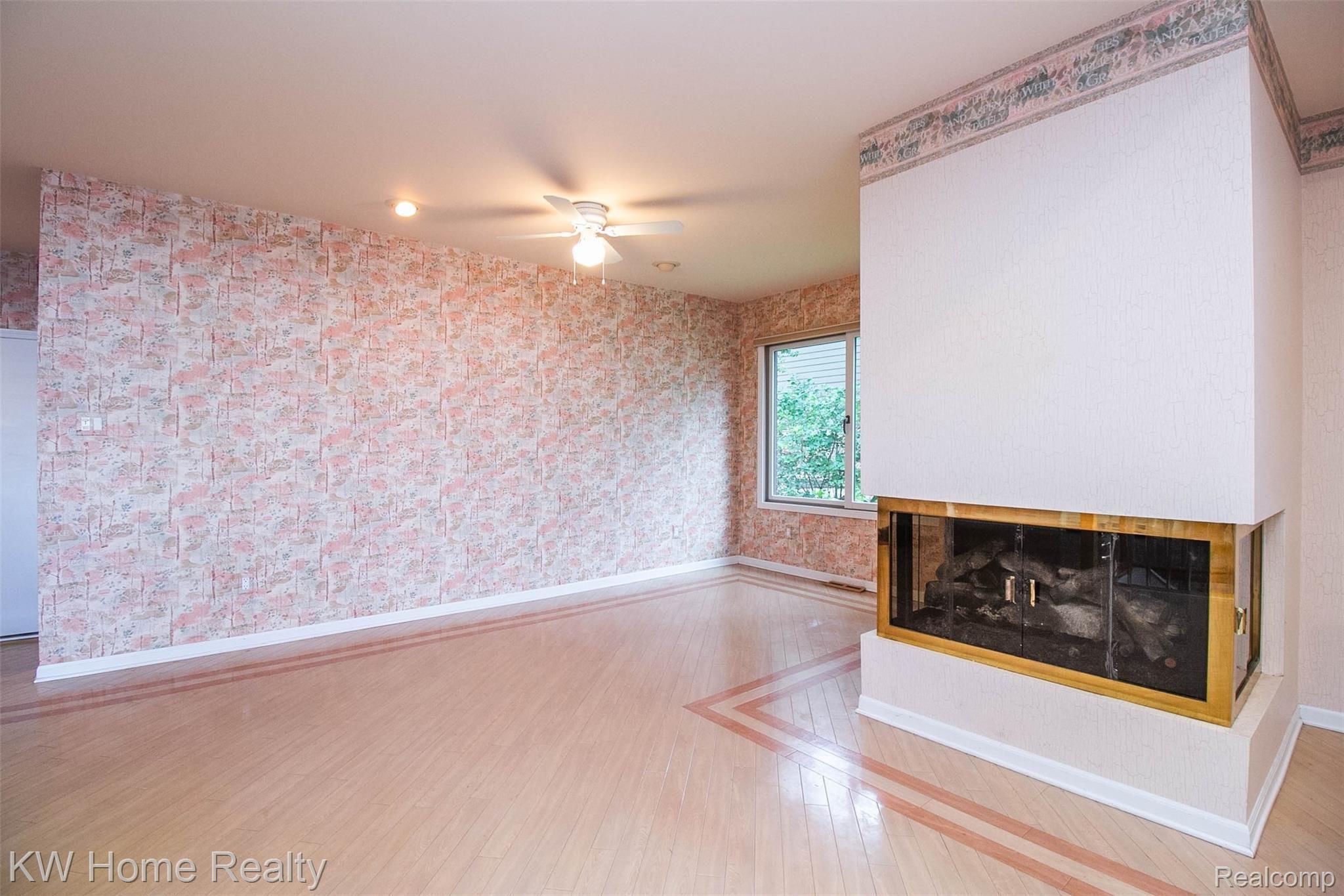 3930 Covert Road Waterford, MI 48328 - Photo 16 of 49 14.jpg