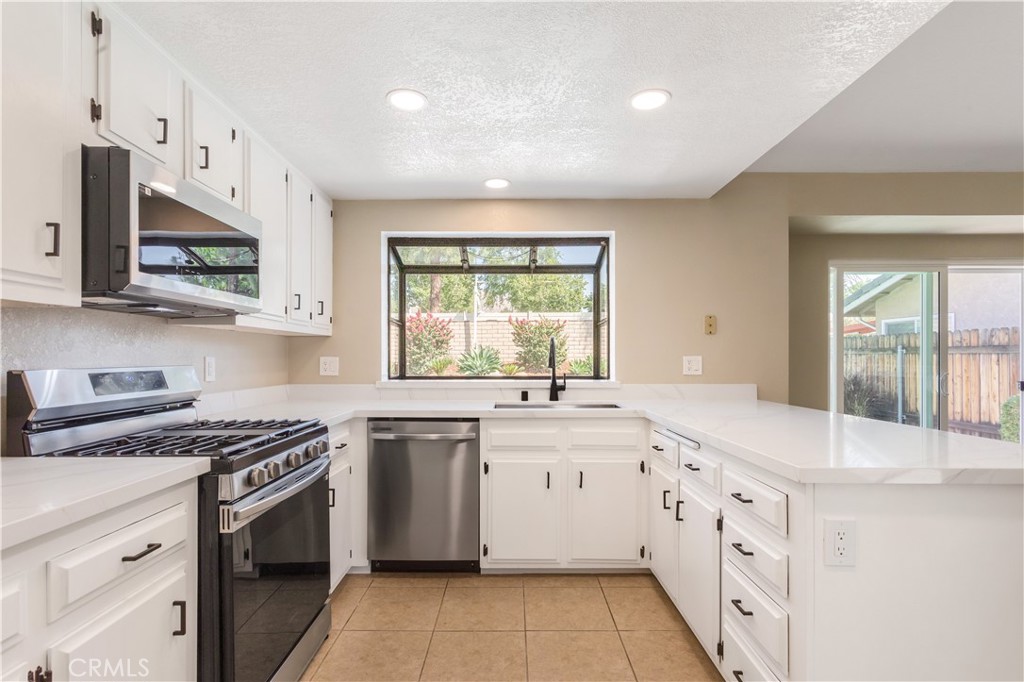 4185 Lodi Place Riverside, CA 92505 - Photo 12 of 40
