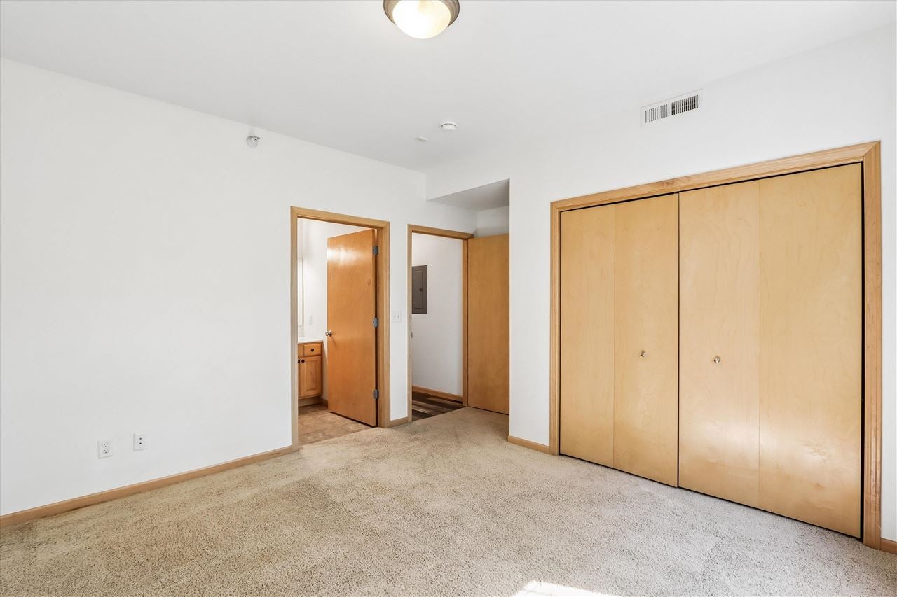 1092 Walnut Avenue, Unit 204 Riverside, IA 52327 - Photo 13 of 27 Gallery Image 13