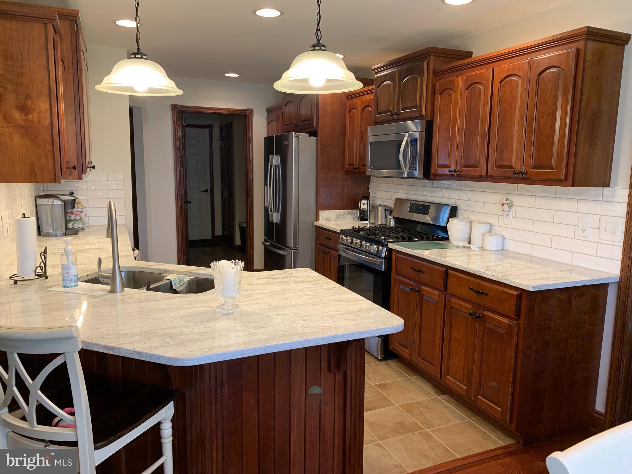 2460 Cornwall Road, Unit 146 Chambersburg, PA 17202 - Photo 10 of 22 Breakfast Bar