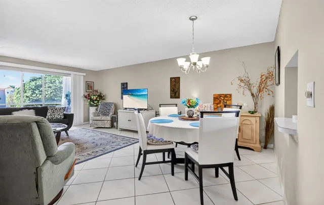 $129,900 | 330 Northeast 26th Avenue, Unit 318, Boynton Beach, FL 33435