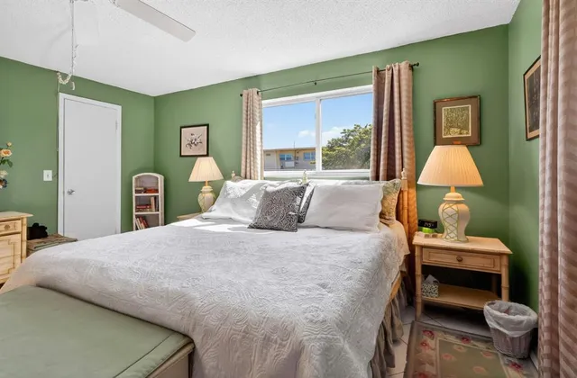 $129,900 | 330 Northeast 26th Avenue, Unit 318, Boynton Beach, FL 33435