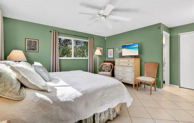 $129,900 | 330 Northeast 26th Avenue, Unit 318, Boynton Beach, FL 33435