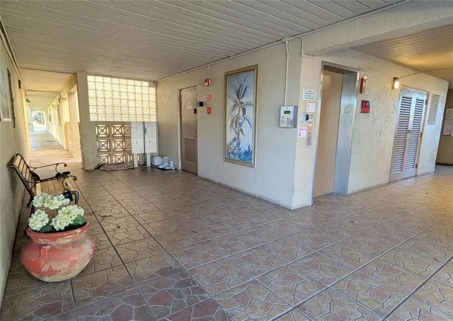 $129,900 | 330 Northeast 26th Avenue, Unit 318, Boynton Beach, FL 33435