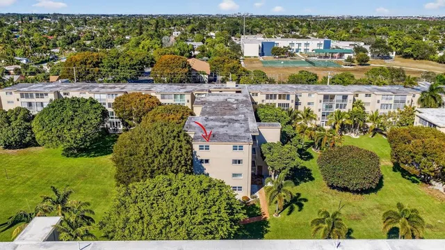 $129,900 | 330 Northeast 26th Avenue, Unit 318, Boynton Beach, FL 33435