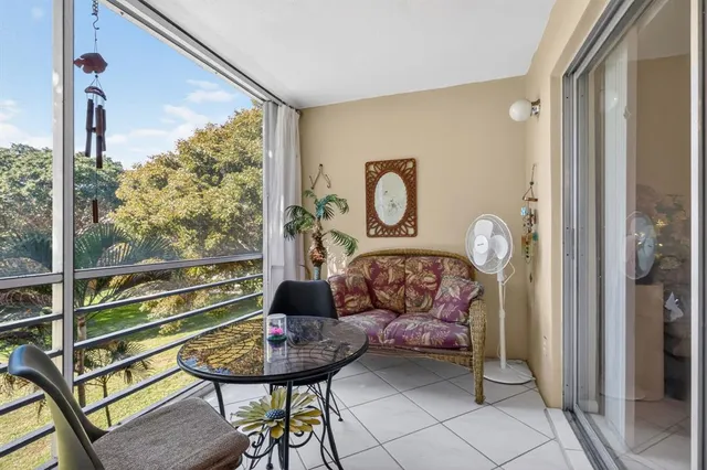 $129,900 | 330 Northeast 26th Avenue, Unit 318, Boynton Beach, FL 33435