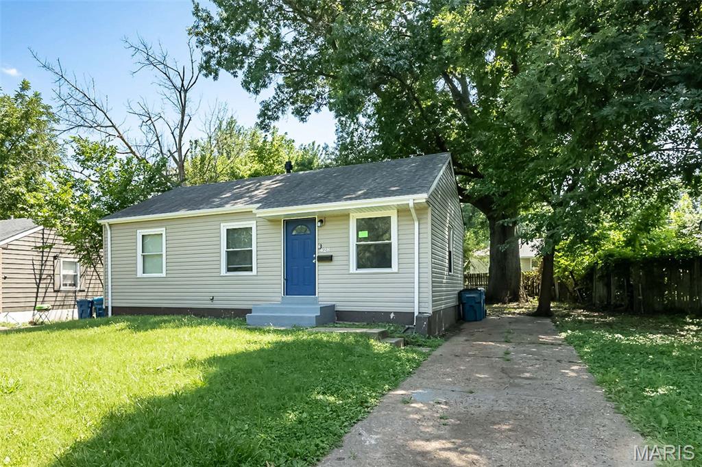 428 Crawford Road St. Louis, MO 63137 - Photo 4 of 30 Gallery Image 4