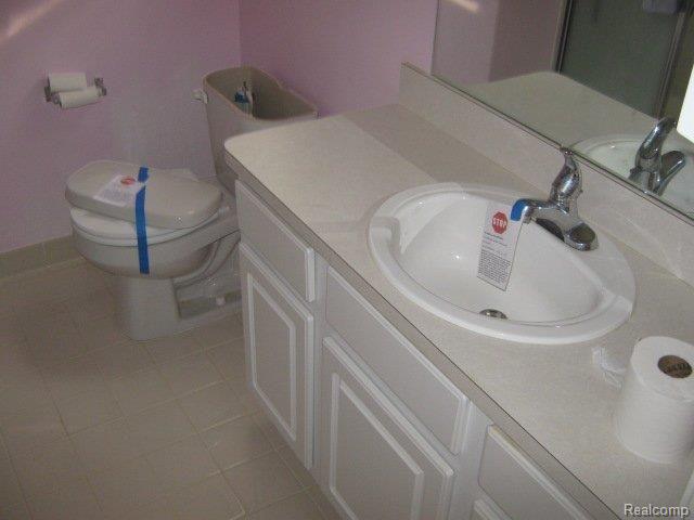 1986 Flagstone Circle, Unit 118 Rochester, MI 48307 - Photo 9 of 11 bath1