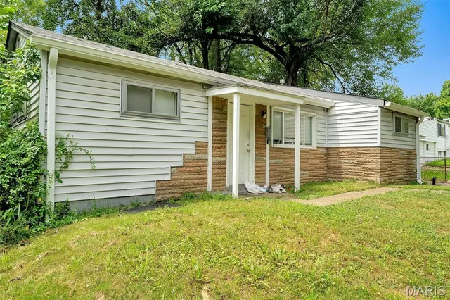 $69,900 | 10145 Earl Drive, St. Louis, MO 63136