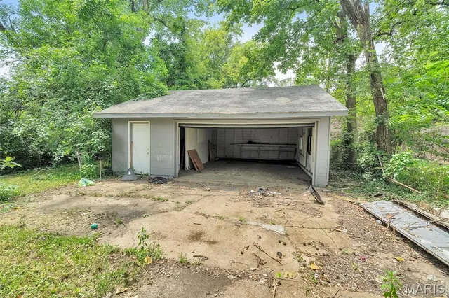 $69,900 | 10145 Earl Drive, St. Louis, MO 63136