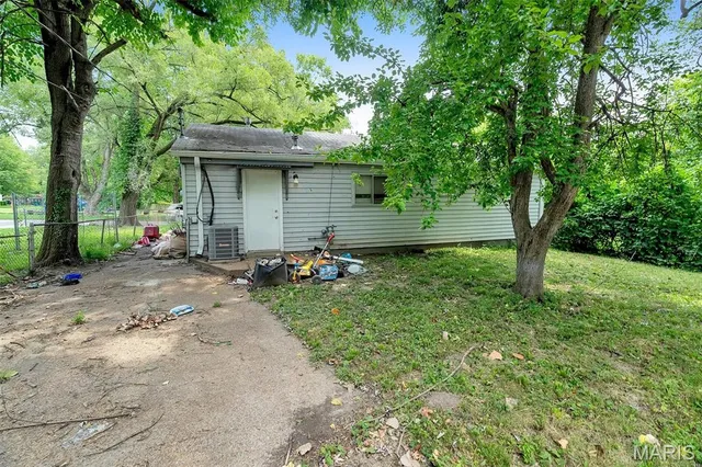 $69,900 | 10145 Earl Drive, St. Louis, MO 63136