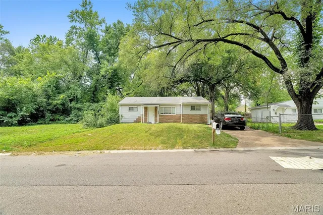 $69,900 | 10145 Earl Drive, St. Louis, MO 63136