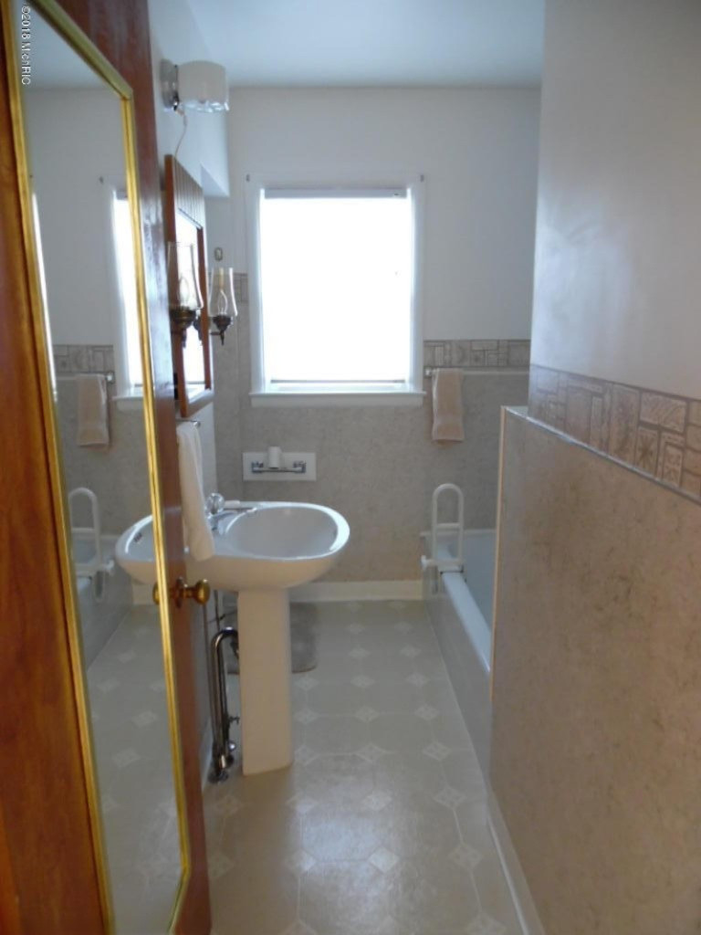 68806 Brady Road Edwardsburg, MI 49112 - Photo 8 of 19 SAM_1894