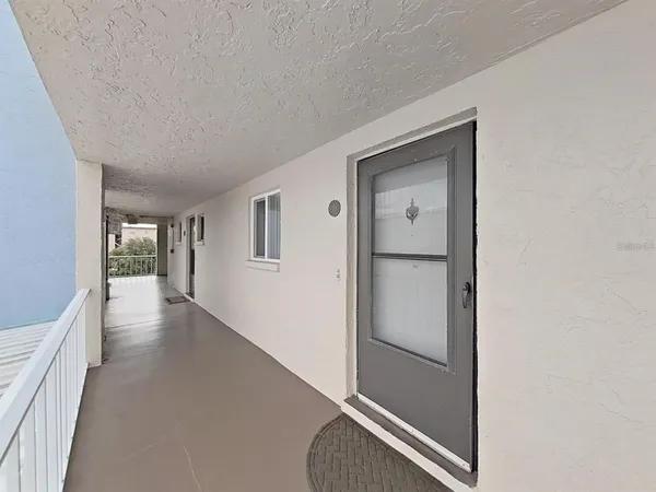 $2,400 | 215 Valencia Boulevard, Unit 213, Largo, FL 33770