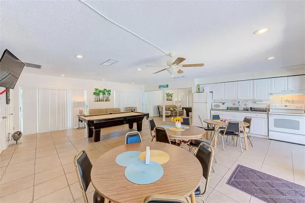 $2,400 | 215 Valencia Boulevard, Unit 213, Largo, FL 33770