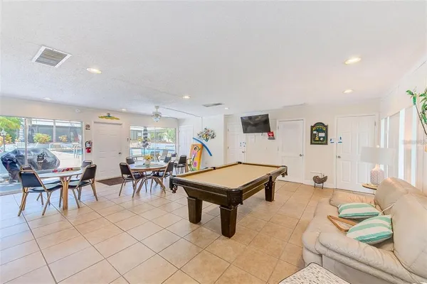 $2,400 | 215 Valencia Boulevard, Unit 213, Largo, FL 33770