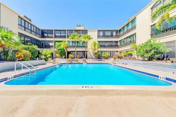 $2,400 | 215 Valencia Boulevard, Unit 213, Largo, FL 33770