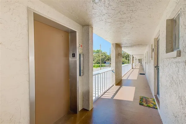 $2,400 | 215 Valencia Boulevard, Unit 213, Largo, FL 33770