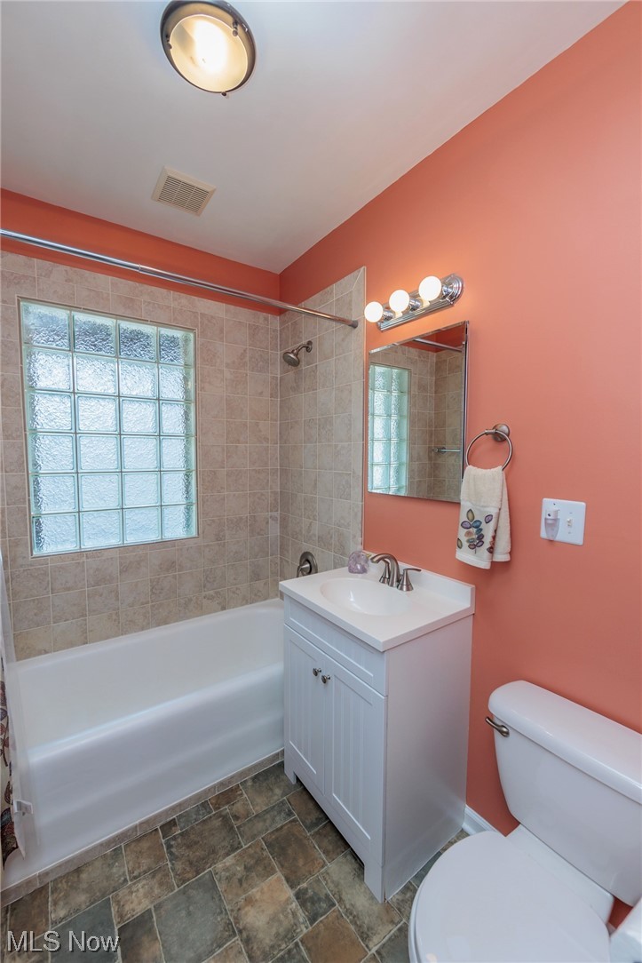 1289 Lander Road Cleveland, OH 44124 - Photo 25 of 35