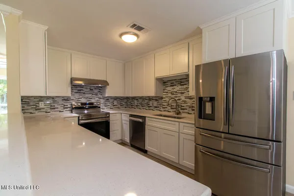 $319,999 | 13128 Hanover Drive, Ocean Springs, MS 39564