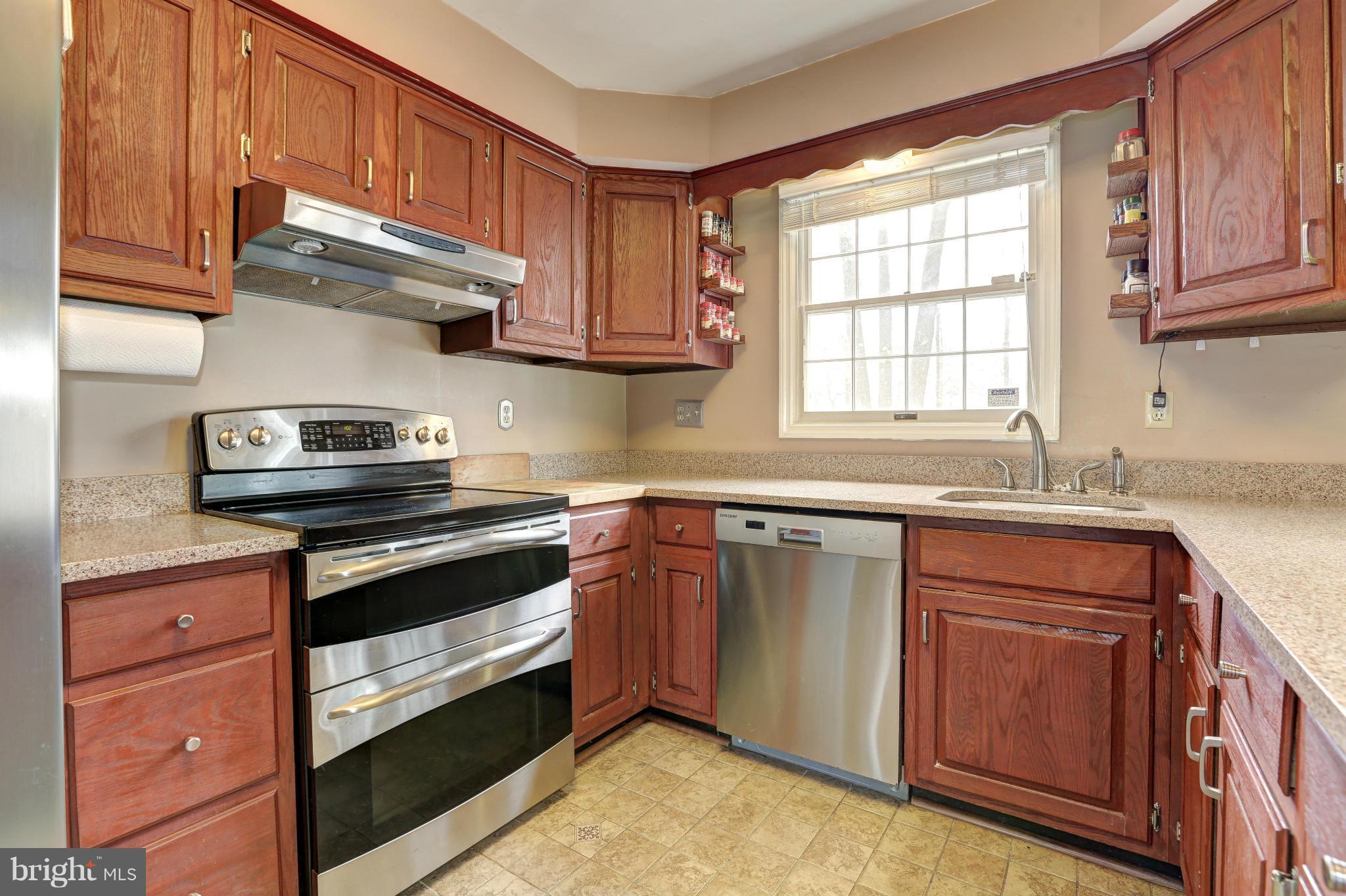 6048 Stevens Forest Road Columbia, MD 21045 - Photo 12 of 30 Kitchen
