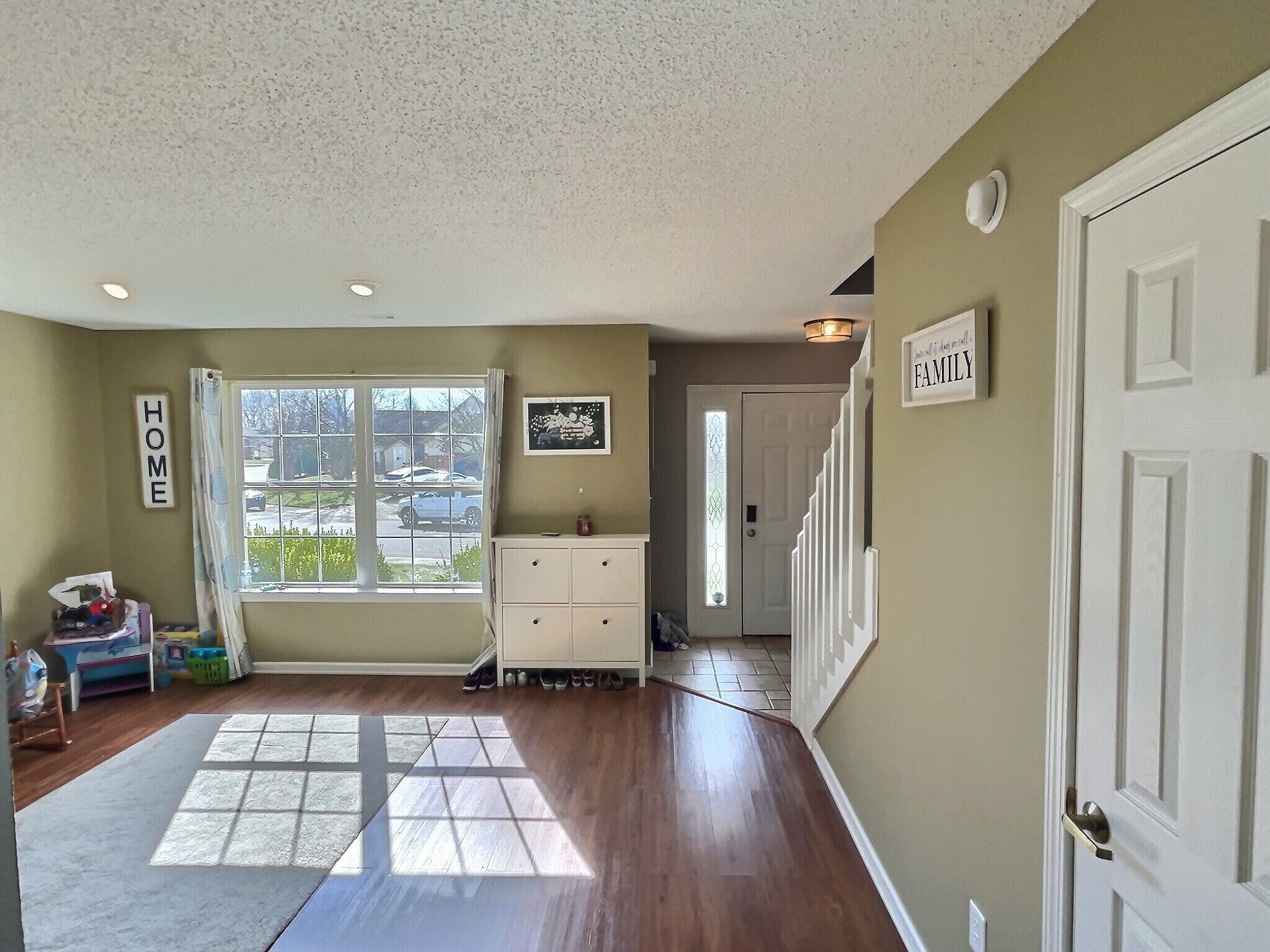 2899 Prairie Stream Way Columbus, IN 47203 - Photo 2 of 18 Gallery Image 2