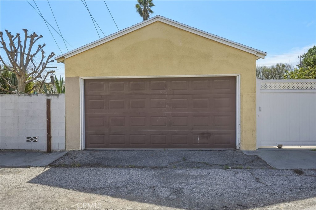 18003 Saticoy Street Reseda, CA 91335 - Photo 25 of 26 Detached Garag