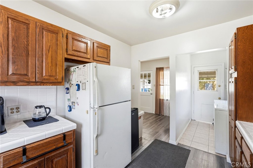 18003 Saticoy Street Reseda, CA 91335 - Photo 6 of 26