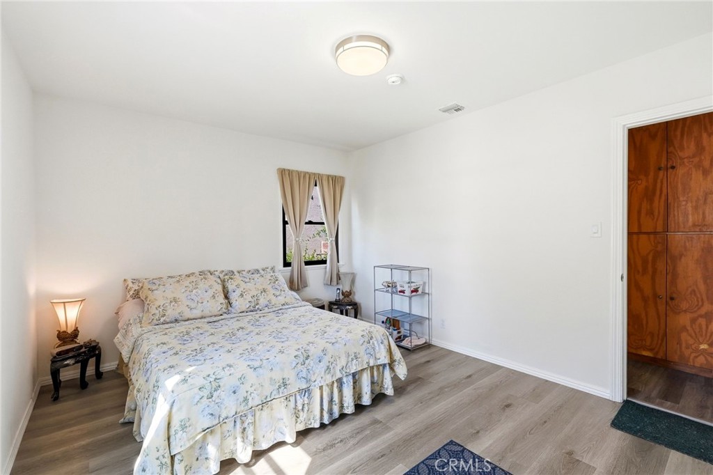 18003 Saticoy Street Reseda, CA 91335 - Photo 10 of 26