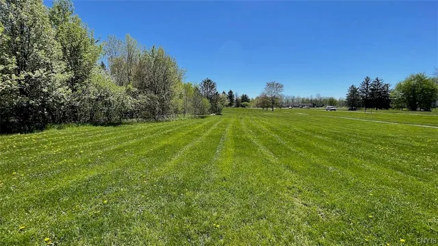 $405,000 | 8274 Willett Parkway, Lysander, NY 13027