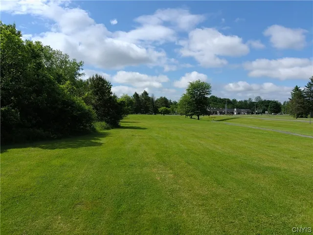 $405,000 | 8274 Willett Parkway, Lysander, NY 13027