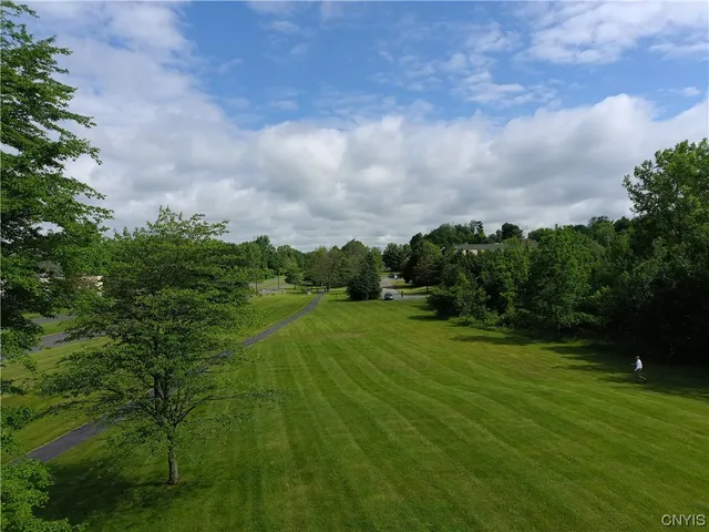 $405,000 | 8274 Willett Parkway, Lysander, NY 13027