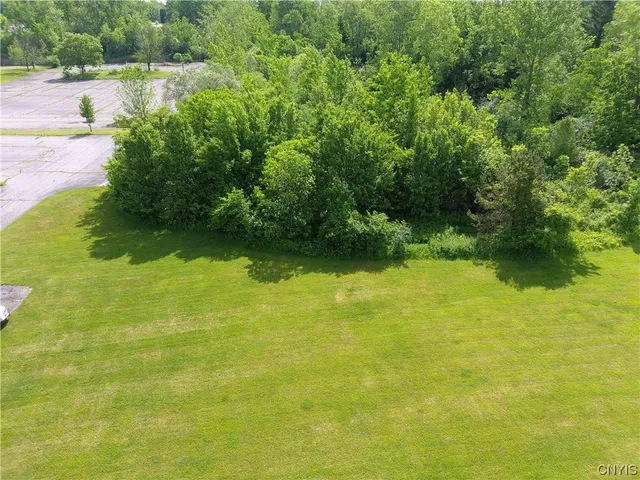 $405,000 | 8274 Willett Parkway, Lysander, NY 13027