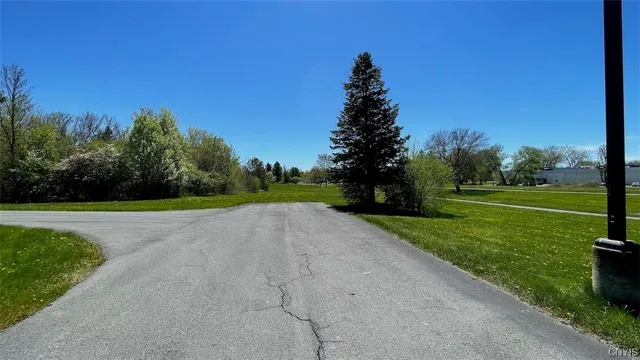 $405,000 | 8274 Willett Parkway, Lysander, NY 13027