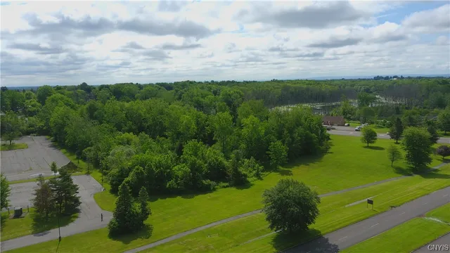 $405,000 | 8274 Willett Parkway, Lysander, NY 13027