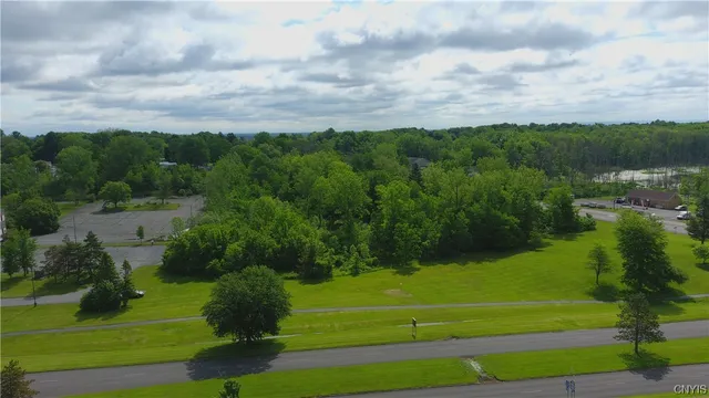 $405,000 | 8274 Willett Parkway, Lysander, NY 13027