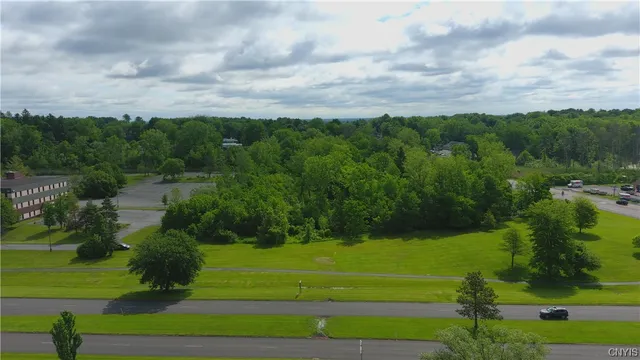 $405,000 | 8274 Willett Parkway, Lysander, NY 13027